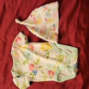 Cloud Island Newborn flower onesie with hat